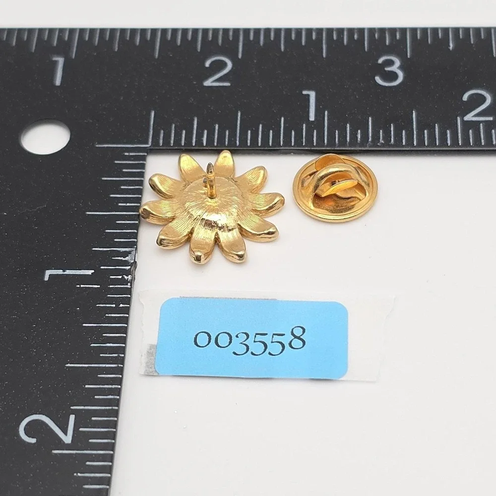 Vtg Sunflower Daisy Pin Brooch Tie Tack Lapel Pin Hat Pin Gold Plate .75
